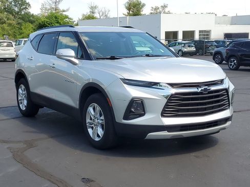 Used 2020 Chevrolet Blazer LT FWD image 2