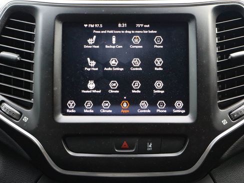 Used 2022 Jeep Cherokee Latitude Lux w/ Sun & Sound Group FWD image 22