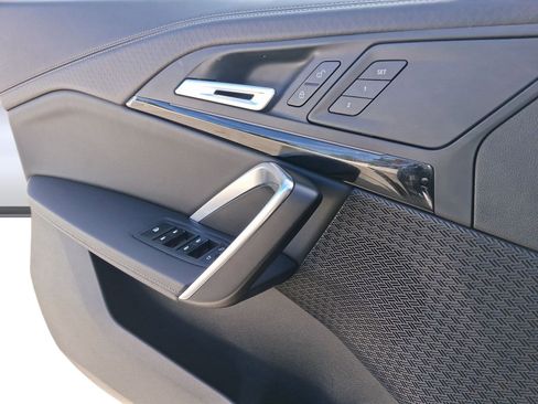 Used 2025 BMW X2 xDrive28i image 12