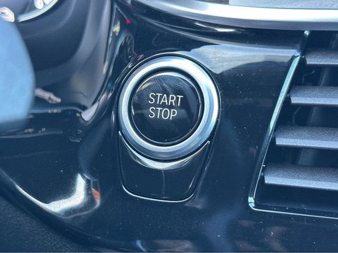 Used 2019 BMW 530e w/ Convenience Package image 24