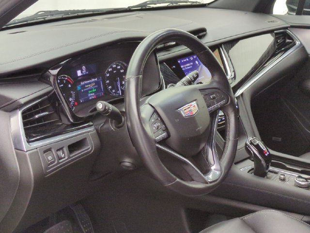 Used 2024 Cadillac XT6 Premium Luxury w/ LPO, Floor Liner Package FWD image 9