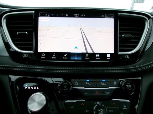 New 2026 Chrysler Pacifica Limited w/ S Appearance Package image 17