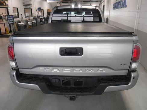 Used 2021 Toyota Tacoma TRD Sport w/ Technology Package image 14