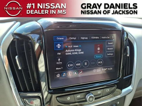 Used 2021 Chevrolet Traverse Premier FWD image 17