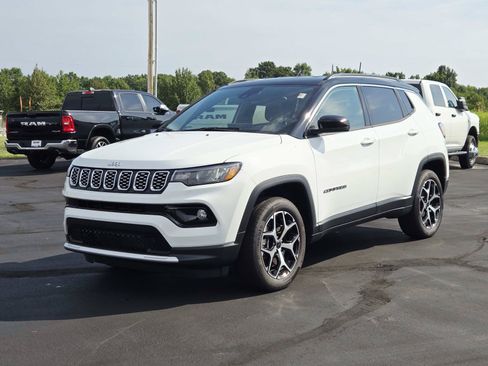Used 2025 Jeep Compass Limited AWD/4WD image 8