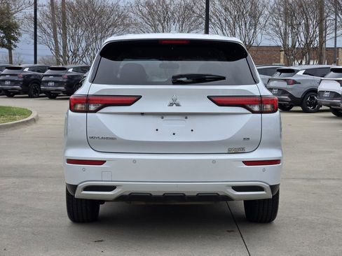 Used 2024 Mitsubishi Outlander SE FWD image 13
