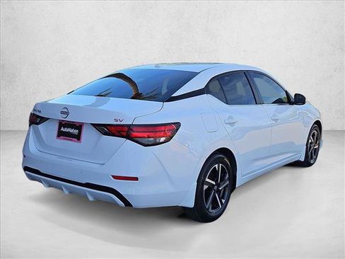 Used 2024 Nissan Sentra SV image 5