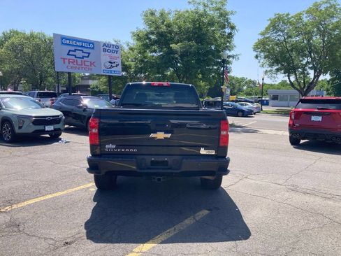 Used 2019 Chevrolet Silverado 1500 Custom w/ Custom Convenience Package AWD/4WD image 6