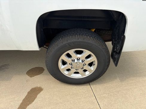 Used 2014 Chevrolet Silverado 2500 LT w/ Interior Plus Package AWD/4WD image 23