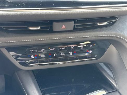 Used 2023 Buick Envision Avenir AWD/4WD image 16