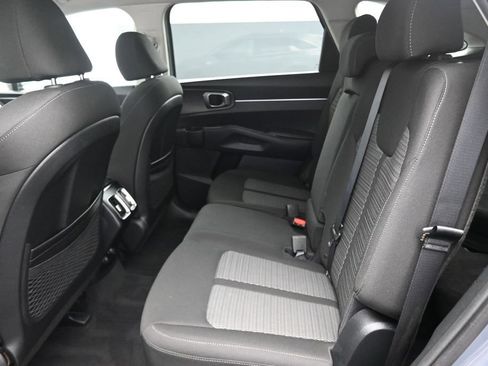 Used 2023 Kia Sorento LX FWD image 14
