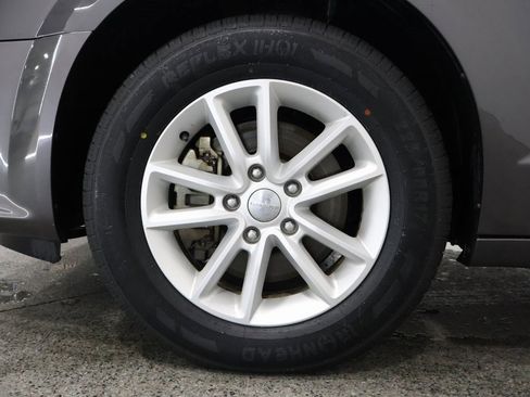 Used 2015 Dodge Grand Caravan SXT w/ UConnect Hands-Free Group image 5