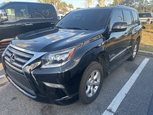 Used 2019 Lexus GX 460 image 2