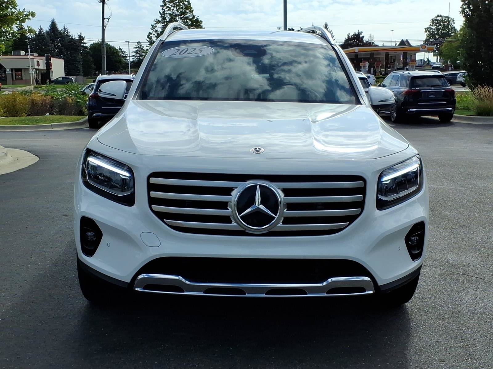 Certified 2025 Mercedes-Benz GLB 250 4MATIC image 9