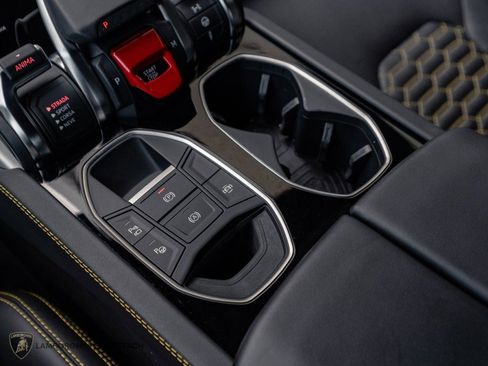 Used 2023 Lamborghini Urus S image 14