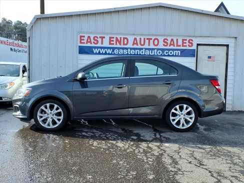 Used 2018 Chevrolet Sonic LT image 2