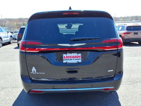 New 2026 Chrysler Pacifica Select image 5