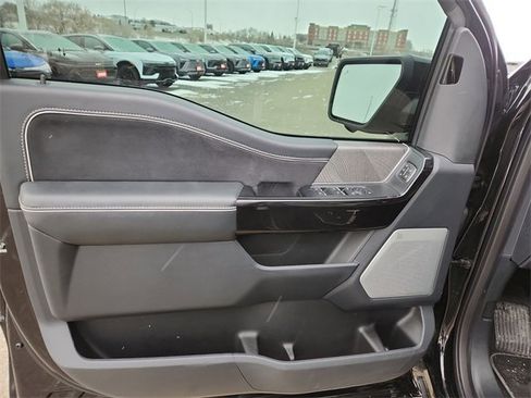 Used 2023 Ford F150 Lightning Platinum image 23