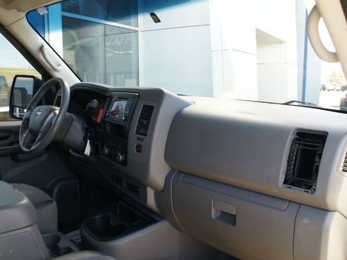 Used 2018 Nissan NV 2500 S image 21