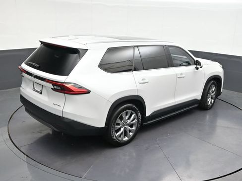Used 2024 Toyota Grand Highlander AWD Hybrid image 20