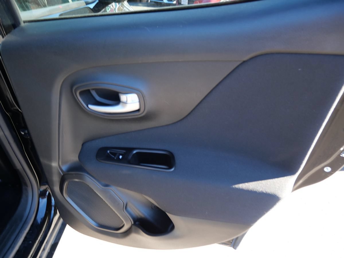 Used 2021 Jeep Renegade Latitude AWD/4WD image 29