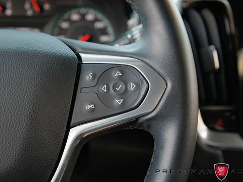 Used 2023 Chevrolet Traverse LT FWD image 27