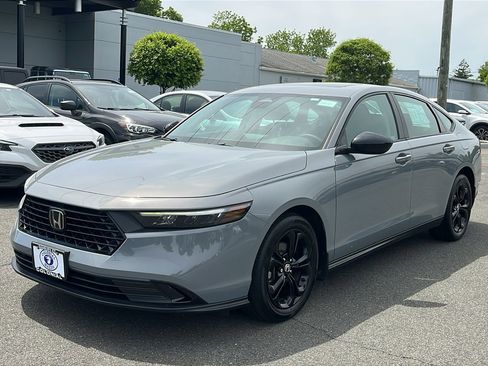 Used 2025 Honda Accord SE image 3