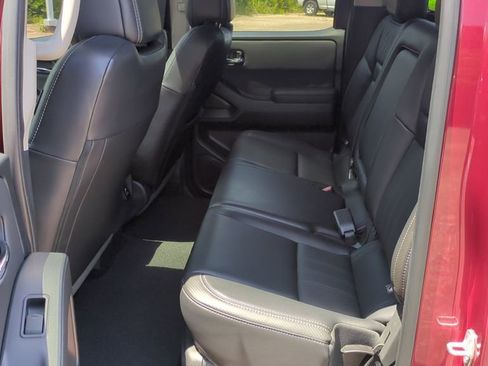 Used 2024 Nissan Frontier SL w/ Technology Package RWD image 15