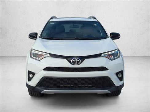 Used 2016 Toyota RAV4 SE image 2