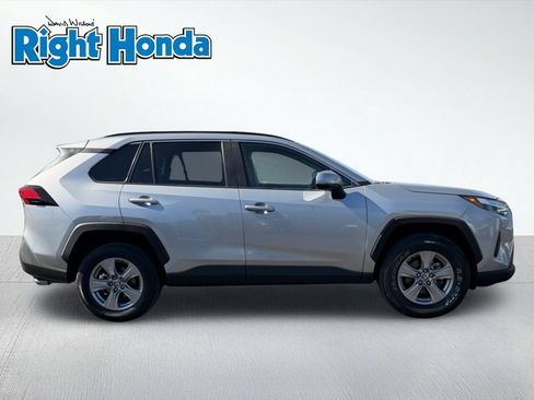 Used 2025 Toyota RAV4 XLE AWD/4WD image 9