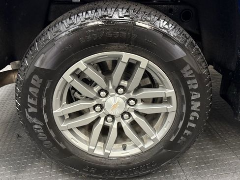 Used 2023 Chevrolet Colorado LT w/ LT Convenience Package image 12