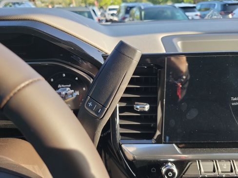 New 2026 GMC Sierra 2500 SLT w/ SLT Premium Package image 11