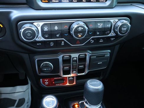 Used 2021 Jeep Gladiator Mojave AWD/4WD image 25