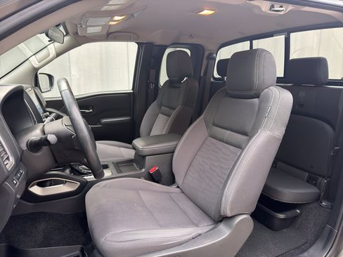 Used 2022 Nissan Frontier SV RWD image 11