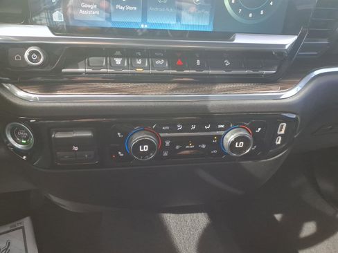 Used 2024 Chevrolet Silverado 2500 LT image 17