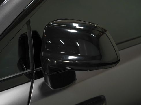 Used 2019 Rolls-Royce Wraith image 18