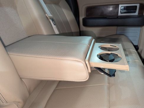 Used 2014 Ford F150 Lariat w/ Lariat Chrome Package image 27