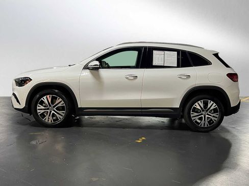 Certified 2025 Mercedes-Benz GLA 250 4MATIC image 4
