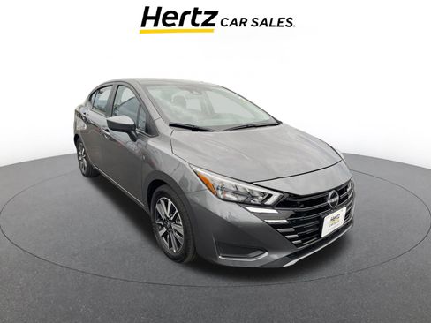 Used 2025 Nissan Versa SV image 1