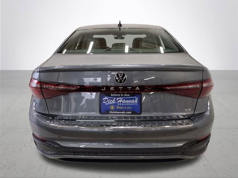 New 2026 Volkswagen Jetta SE image 11