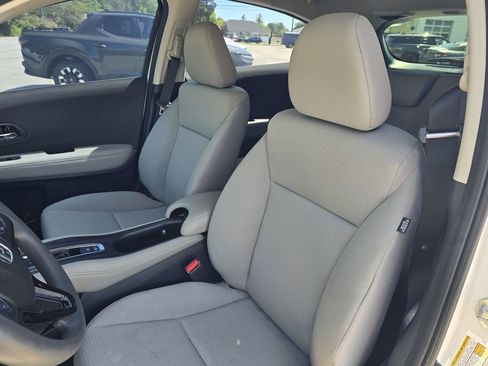 Used 2020 Honda HR-V LX image 12