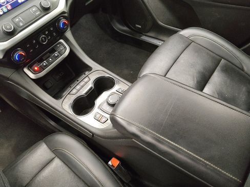 Used 2021 GMC Acadia SLT FWD image 26