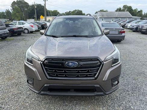 Used 2022 Subaru Forester Premium AWD/4WD image 2