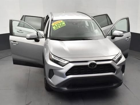 Used 2024 Toyota RAV4 XLE FWD image 10