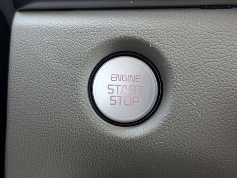 Certified 2025 Kia Sorento S image 34