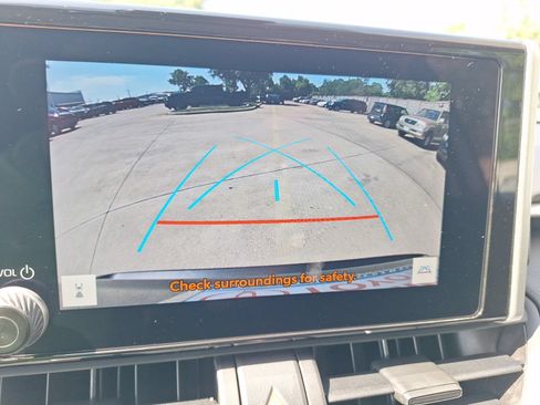 Used 2025 Toyota RAV4 XLE FWD image 25