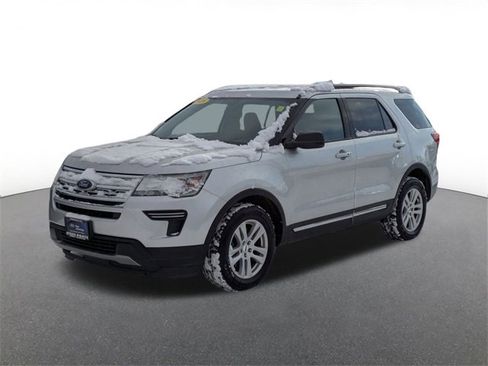 Used 2019 Ford Explorer XLT w/ Class III Trailer Tow Package image 5