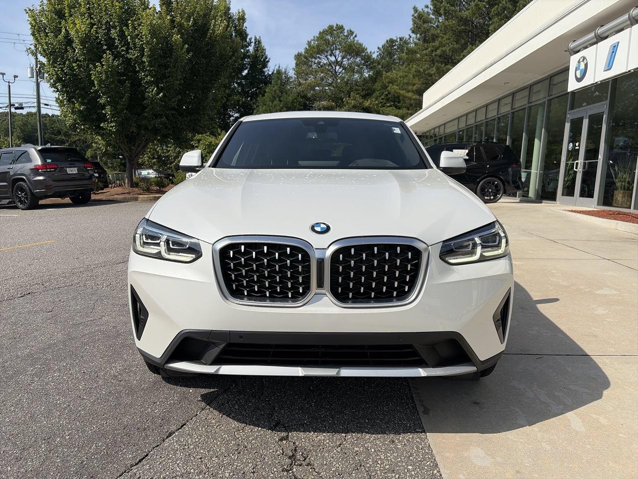 Certified 2025 BMW X4 xDrive30i AWD/4WD image 3
