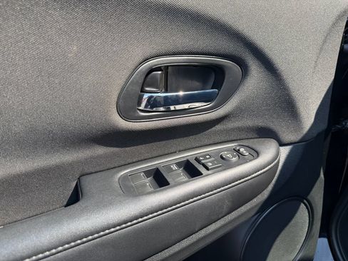 Used 2019 Honda HR-V Sport image 19