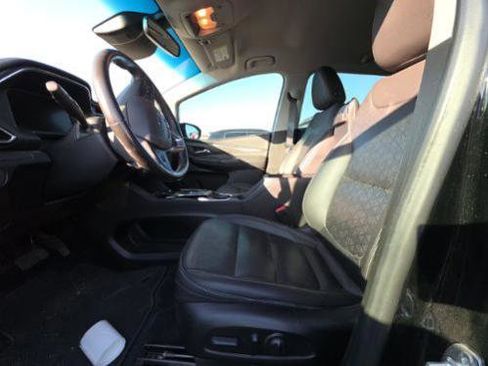 Used 2023 Chevrolet Bolt LT w/ Infotainment Package image 8